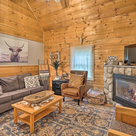Cozy Retreat With Porch And Double Jj Resort Access! Rothbury Exterior foto