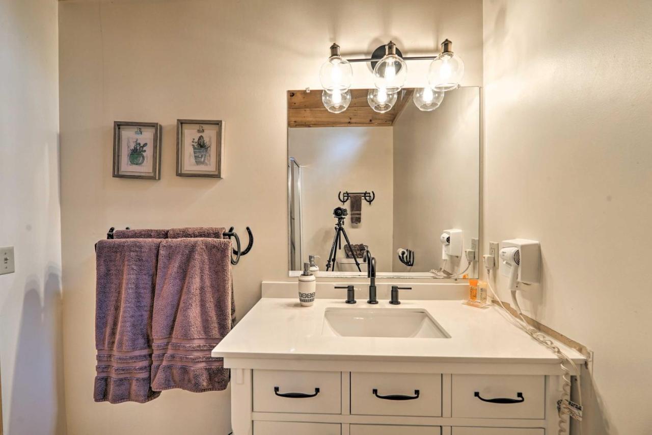 Cozy Retreat With Porch And Double Jj Resort Access! Rothbury Exterior foto