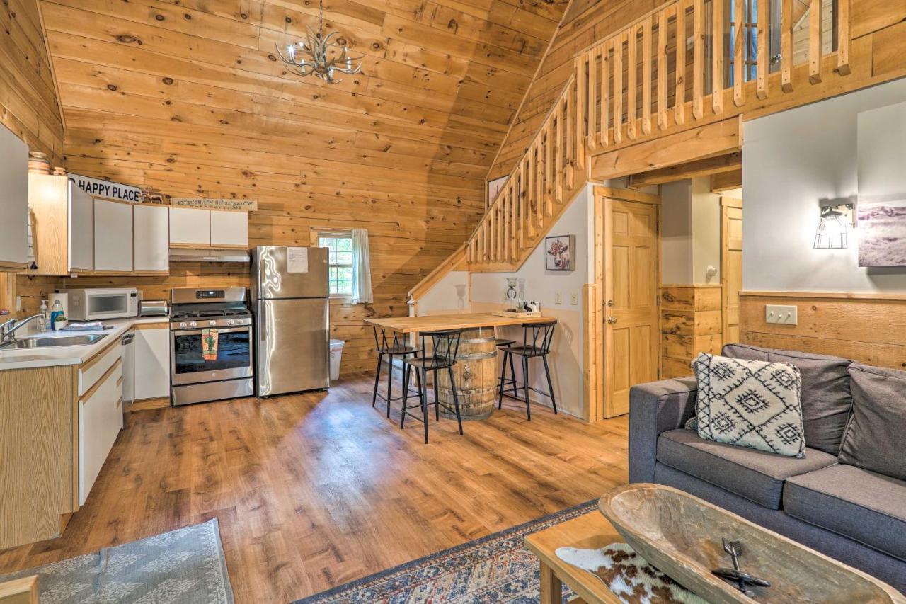Cozy Retreat With Porch And Double Jj Resort Access! Rothbury Exterior foto